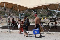 La playita de Luján un refugio para escaparse del calor en Mendoza. Foto: ALF PONCE MERCADO / MDZ