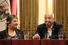 Clara Marman y Luis Har contando su traumática experiencia de cautiverio tras haber sido tomado de rehenes por Hamas. Foto: FACA