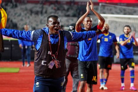 Con un DT argentino, Tanzania pasó de ronda en la Copa Africana por primera vez en su historia. Con un DT argentino, Tanzania pasó de ronda en la Copa Africana por primera vez en su historia.