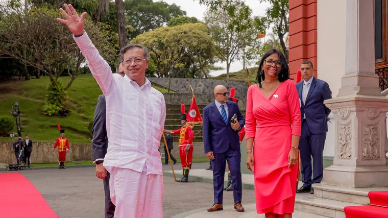 Colombia puede sacar rédito económico de los cambios políticos en Venezuela.