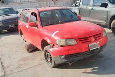 Un auto robado en Mendoza fue encontrado en Caucete, en la provincia de San Juan, abandonado y parcialmente desmantelado.&nbsp;