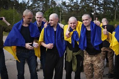 MDZol | Cerca de 250 prisioneros de guerra fueron liberados de ambos bandos en el conflicto entre Rusia y Ucrania. Foto: BBC