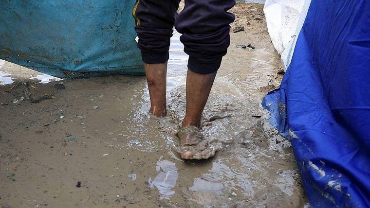 Existe el temor de que se propaguen enfermedades debido a la mezcla de agua de lluvia con aguas residuales.