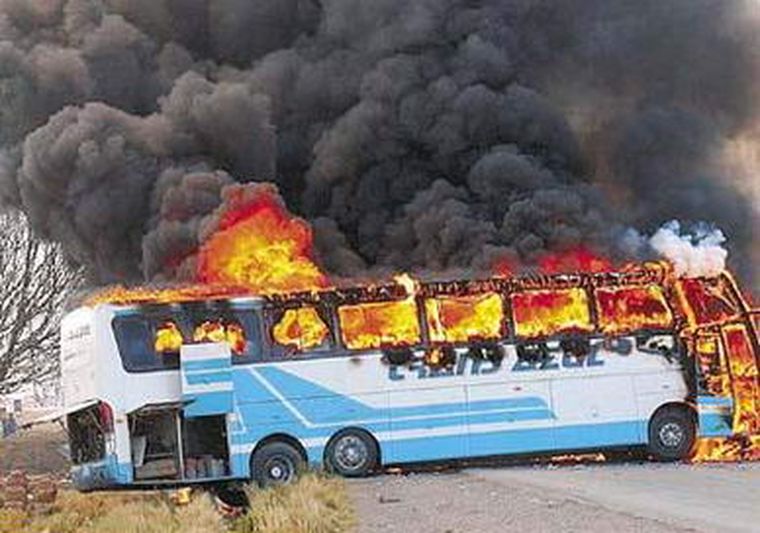 Imagen que pone de manifiesto el clima que se vive en Bolivia Foto: La Razón-Bolivia