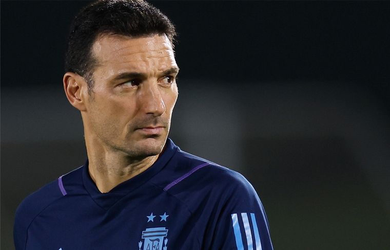 Scaloni habría terminado muy enojado tras el entrenamiento de este viernes de la Selección. Foto: EFE