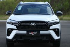 toyota presento el corolla cross gr-sport: ¿cuando llega?