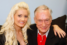 Holly Madison, una de las conejitas de Hugh Hefner, dio la explicación de por qué él odiaba el lápiz labial rojo. Foto: Getty