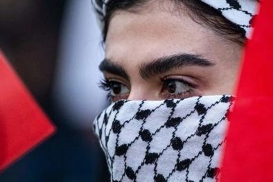 MDZol | La kufiya palestina es un pañuelo de algodón de colores blanco y negro Foto: BBC