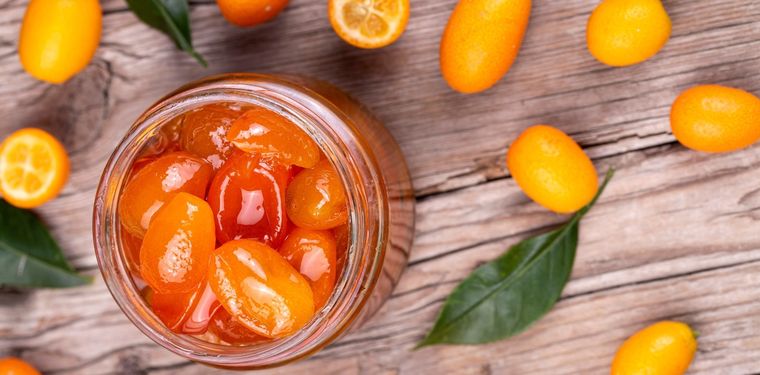 La receta de quinotos en almíbar es una tradición en muchas familias, especialmente durante el otoño, cuando la fruta está en su punto y puede elaborarse un exquisito dulce. La receta de quinotos en almíbar es una tradición en muchas familias, especialmente durante el otoño, cuando la fruta está en su punto y puede elaborarse un exquisito dulce.