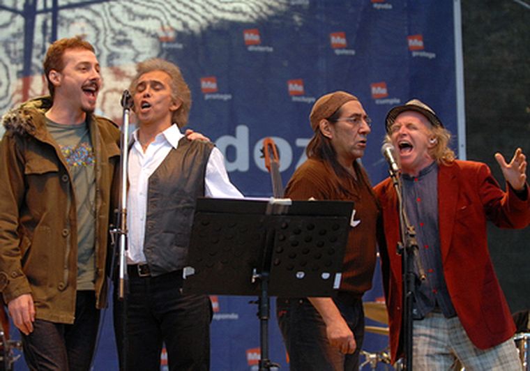 El clímax del show lo dieron los cuatro cantantes reunidos en escena. Foto: Nacho Gaffuri / MDZ