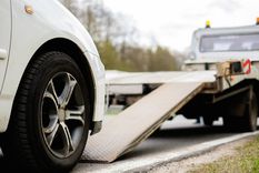 Los servicios de grúa serán un problema para el cliente desde el mes de julio. Foto: Shutterstock Los servicios de grúa serán un problema para el cliente desde el mes de julio. Foto: Shutterstock