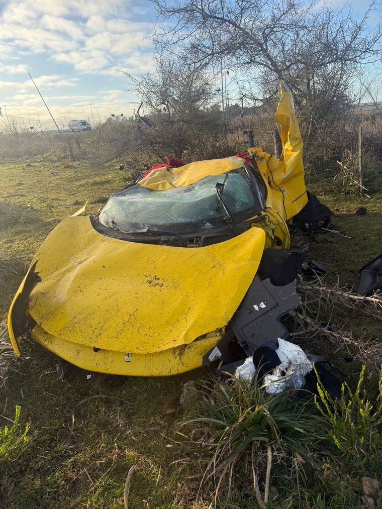 El conductor de la Ferrari salió ileso.&nbsp;