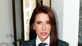 El look con corbata y sastrería que marca el 2025.