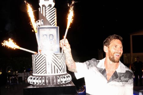Así festejó Messi su cumpleaños. Así festejó Messi su cumpleaños.