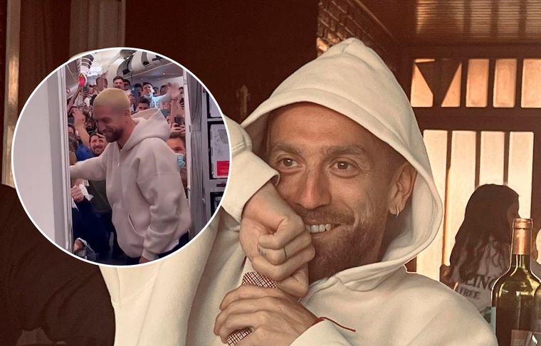 Alejandro Papu Gómez El Papu fue ovacionado por los pasajeros en un avión de regreso a España.