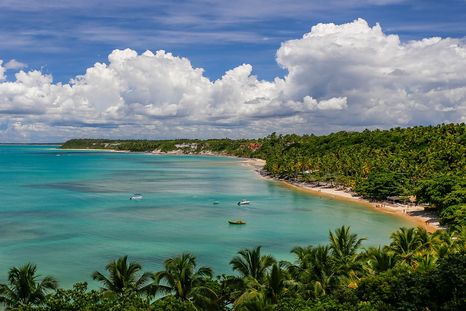 Trancoso combina mar, historia y tranquilidad en una de las regiones más atractivas del nordeste brasileño. Trancoso combina mar, historia y tranquilidad en una de las regiones más atractivas del nordeste brasileño.