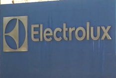 electrolux deja de fabricar heladeras en rosario y despide a 100 empleados