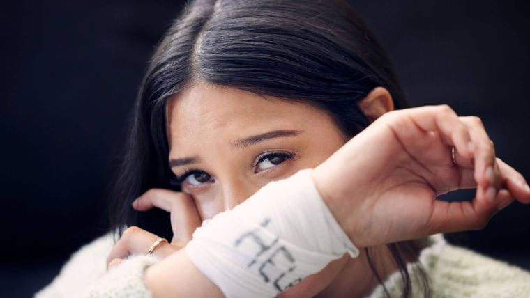 ada vez más adolescentes y jóvenes recurren a las autolesiones como una forma de intentar gestionar un dolor emocional.