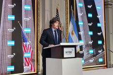 En medio de la fuerte trepada del dólar oficial, los activos argentinos tienen una jornada con mayoría de bajas en la Bolsa de Valores de Nueva York. 
