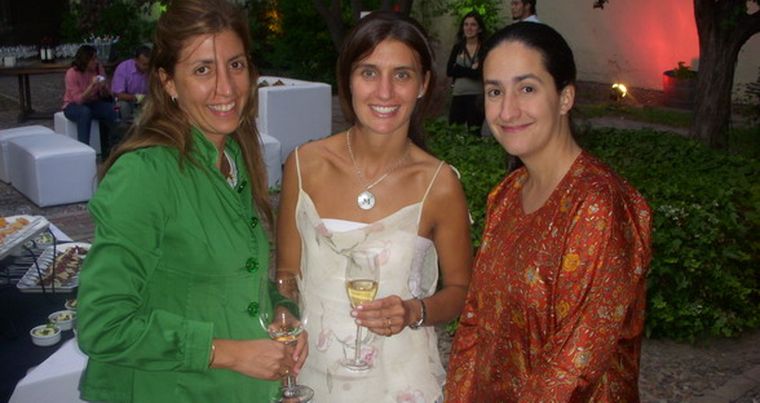 Milagros Mayol y María Moyano junto a Sofía Pescarmona. Foto: MDZ