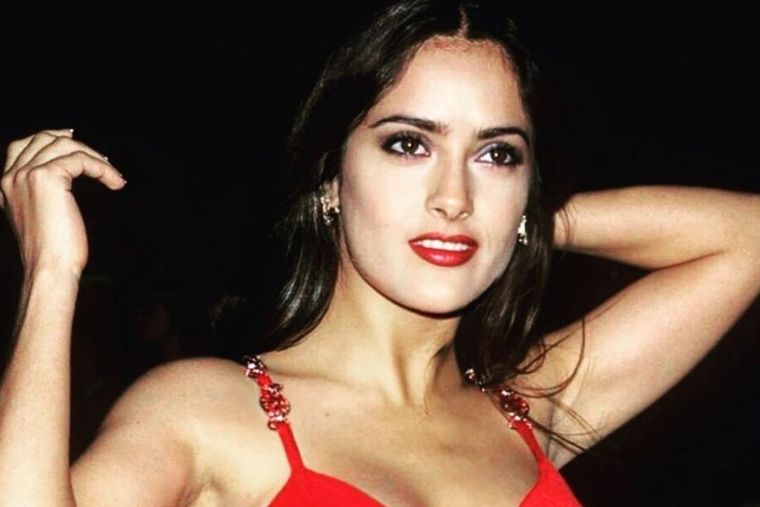 Salma Hayek ama el glamour en toda ocasión. Foto: Instagram Salma Hayek