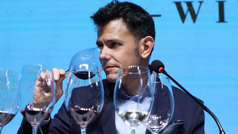 Alejandro Iglesias. Alejandro Iglesias.