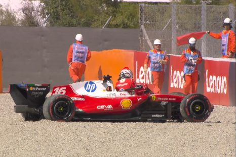 Charles Leclerc tuvo un fuerte golpe en la salida de la curva 4. Charles Leclerc tuvo un fuerte golpe en la salida de la curva 4.