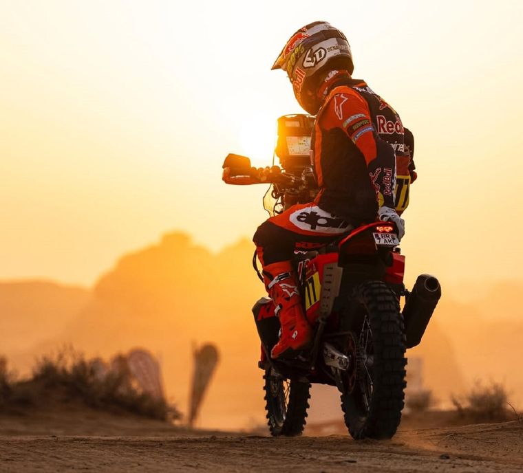 Luciano Benavides ganó la Etapa 5 y quedó bien posicionado en la general del Dakar 2026.