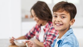 En niños, niñas y adolescentes celíacos surge un estado emocional de enojo y de negación frente a esa condición. Foto: Freepik