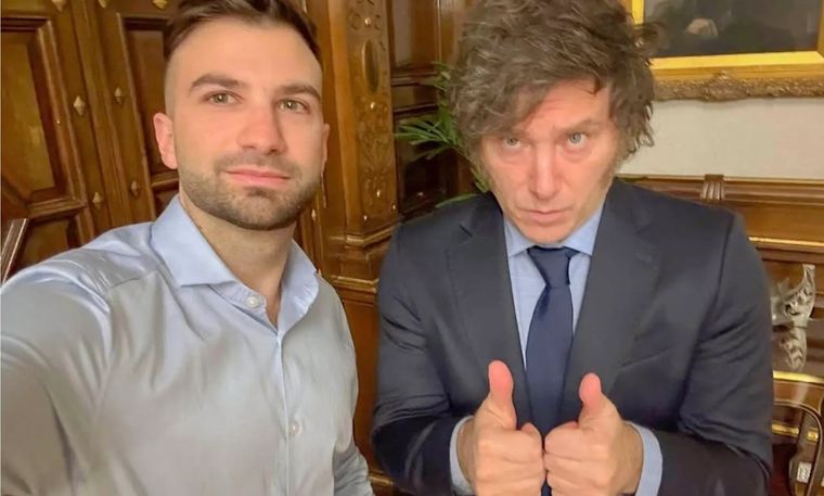 El trader Mauricio Novelli junto al presidente Javier Milei.