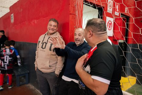 El Turco García, junto a Daniel Amoroso y un vecino de Soldati. Foto: Prensa Integrar El Turco García, junto a Daniel Amoroso y un vecino de Soldati. Foto: Prensa Integrar