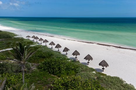 México restablece servicio eléctrico en la Península de Yucatán.