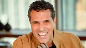 Marco Antonio Regil contestó a quienes lo criticaron por aparecer desalineado en un video en sus redes sociales.