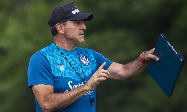 El entrenador habló tras la igualdad con el Tomba. Foto: Vélez Sarsfield