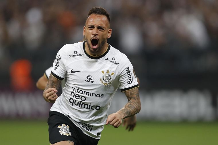 Maicon marcó el primero.