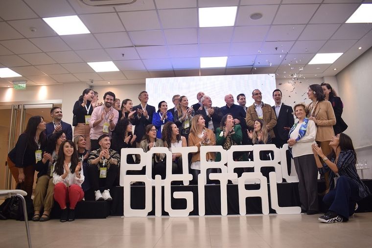 Existe una ONG que prepara a personas en situaciones vulnerables en oficios digitales. Foto: Gentileza Potrero Digital