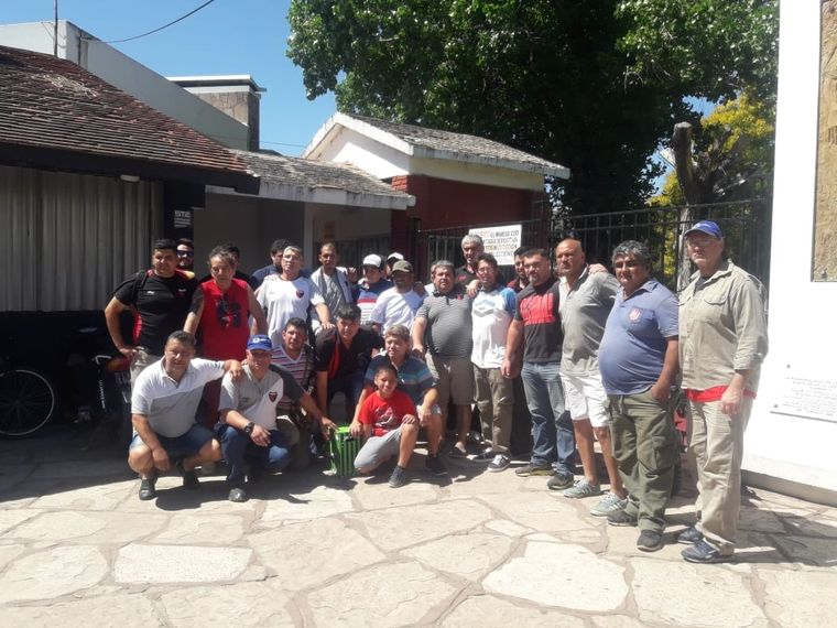 Los empleados de Colón y Unión, todos juntos. Twitter @jbattagliotti Foto: Twitter @jbattagliotti