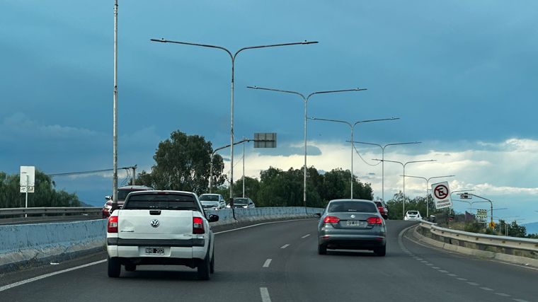 Nubosidad variable y tormentas hacia la noche: así estará el tiempo en Mendoza este sábado según el pronóstico oficial.