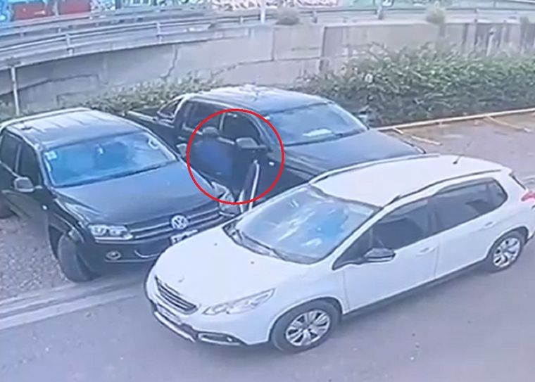 Usan inhibidores de alarma para robar Foto: captura video