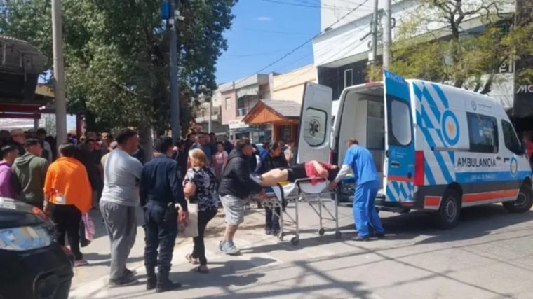 El violento episodio ocurrió este sábado al mediodía en el centro de la ciudad de Las Termas de Río Hondo Foto: El Liberal