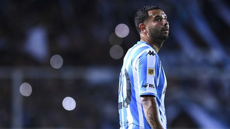 Cardona nuevamente en problemas.