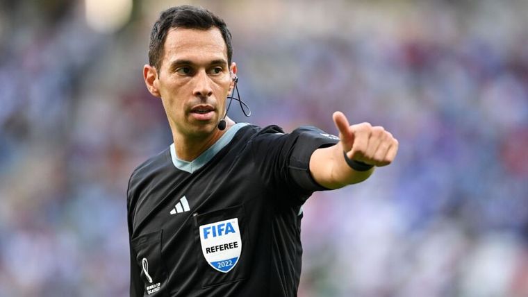 Facundo Tello dirigirá Racing-River en el Cilindro. Facundo Tello dirigirá Racing-River en el Cilindro.