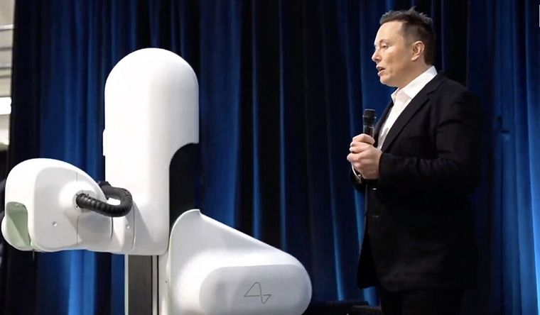 Elon Musk Musk está en carrera para obtener su chatbot. Foto: Efe.
