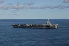 El portaaviones USS Gerald R Ford, el más grande del mundo, puede transportar hasta 90 aviones.