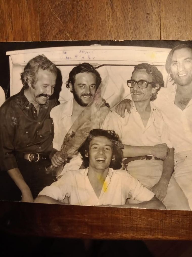 Los bolicheros más emblemáticos de Mendoza, juntos en una foto: Jesús Blanco (dueño de Los Pájaros), Titi Palmieri, el chiche Aramburu (de Sketch), Bartolo (dueño de Scandal) y Nito Palmieri.