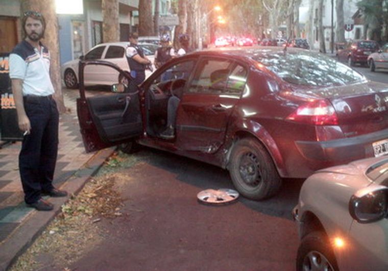 De pié está el joven que protagonizó la discusión con un testigo. Foto: MDZ