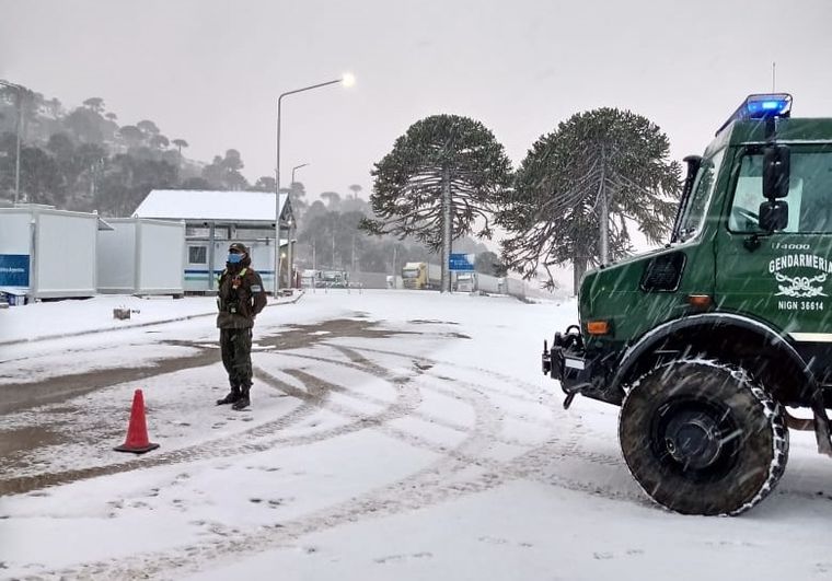 La nieve y el viento conspiraron para que se produzca el cierre del Paso Cristo Redentor
