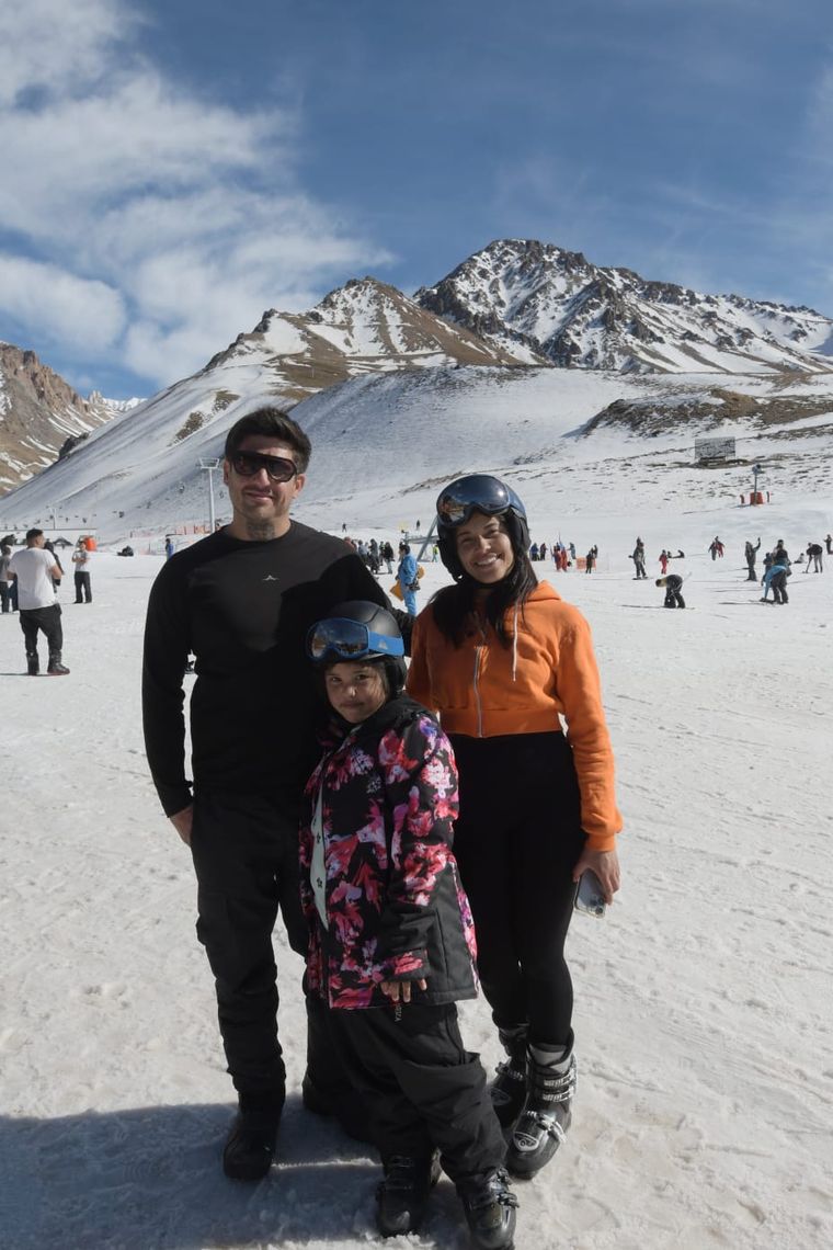 Marcos, Morena y Lucía de Villa Mercedes. Marcos, Morena y Lucía de Villa Mercedes.