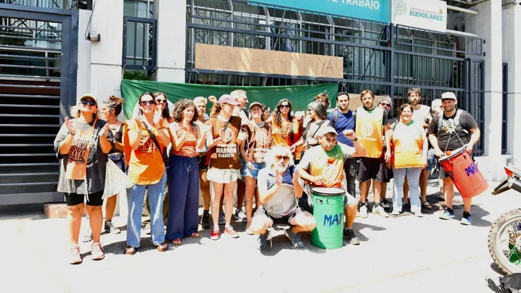 Gremios docentes bonaerenses acordaron con Axel Kicillof un aumento del 3% en enero