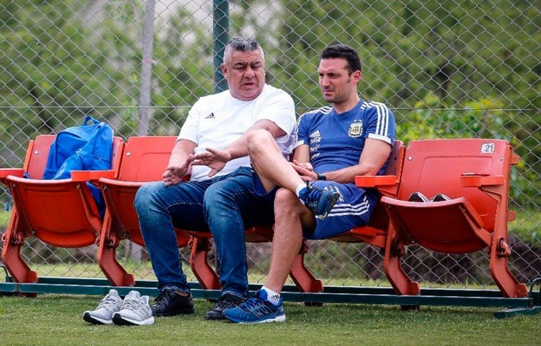 Chiqui Tapia y Lionel Scaloni.